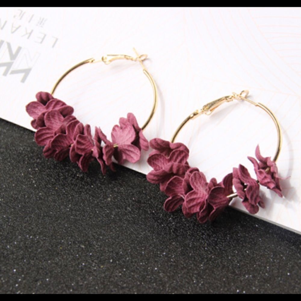 Floral Wine Colored Gold Tone Hoop earrings-1 3/4”
